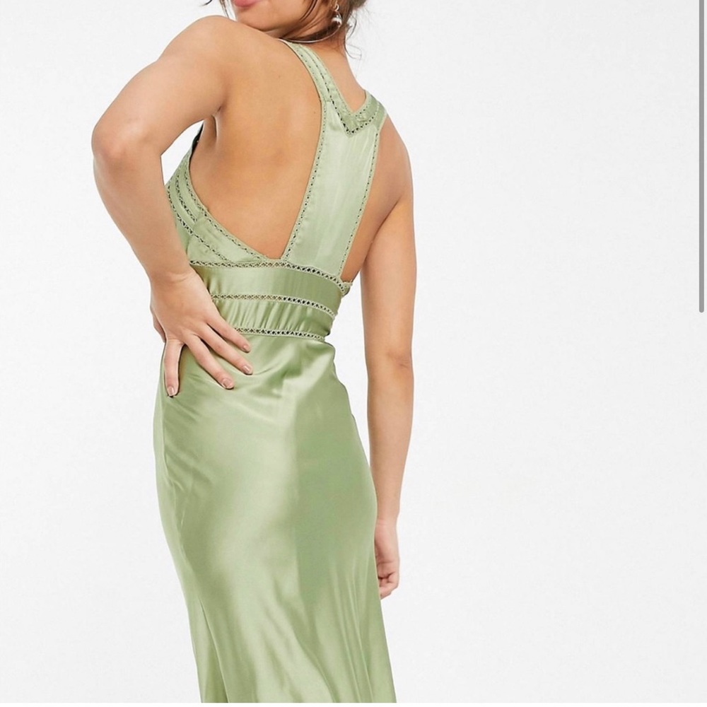 SOLD OUT | ASOS Razorback Dress - Picture 2 of 9